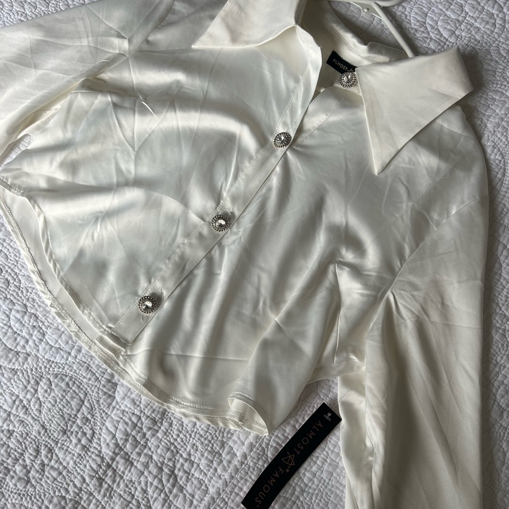 Button up blouse - Picture 3 of 6